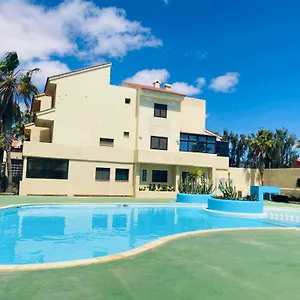 Surf & Chill 69, Quiet Oasis With Community Swimmingpool Сasa de vacaciones